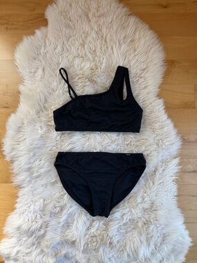 A&F little girls Black Two-Piece Bikini, size 7/8